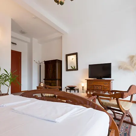 The Hills And Guest house 3*