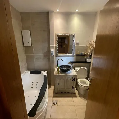 The Hills And Πανσιόν Βελιγράδι