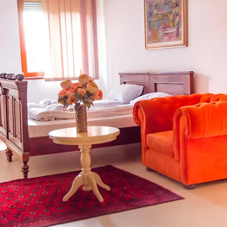 The Hills And Gæstehus