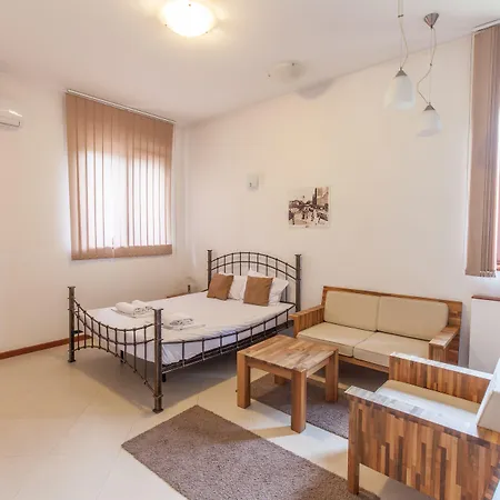 The Hills And Guest house Belgrade