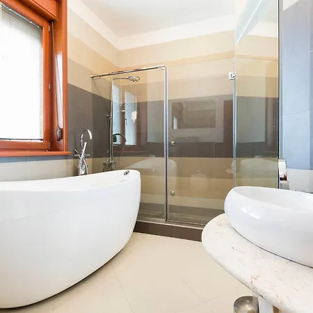 The Hills And 4* Beograd